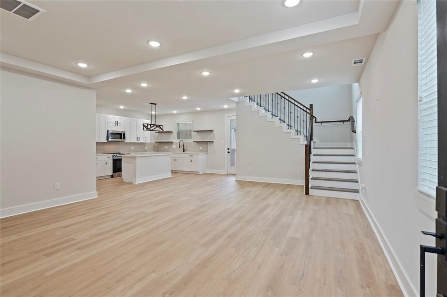 Spacious, unfurnished interior of a new home in , Houston (Image 16).