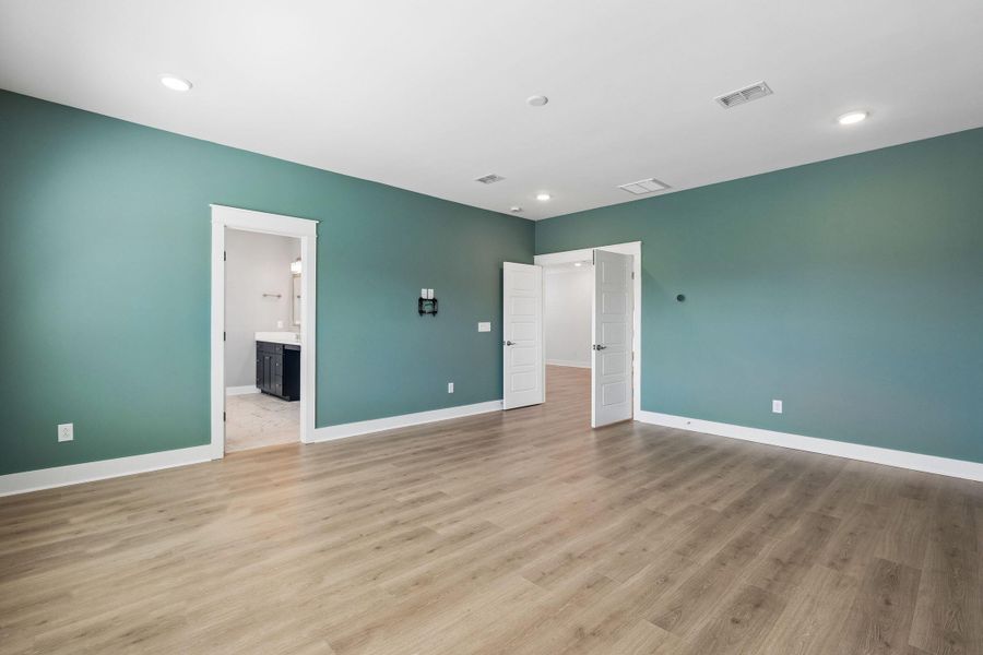 Spacious, unfurnished interior of a new home in Liberty Hill Farm, Mount Pleasant (Image 42).