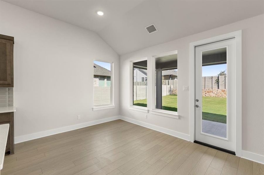 12. 2704 Andesite - Dining 12. 2704 Andesite - Dining