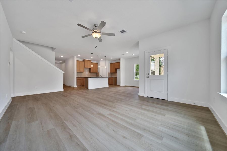 Spacious, unfurnished interior of a new home in Roman Forest, New Caney (Image 17).