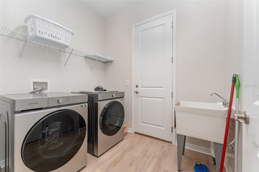 Furnished interior view inside a new home in , Kissimmee (Image 27).