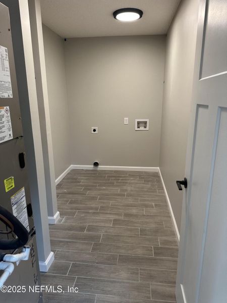 Spacious, unfurnished interior of a new home in , Keystone Heights (Image 9).