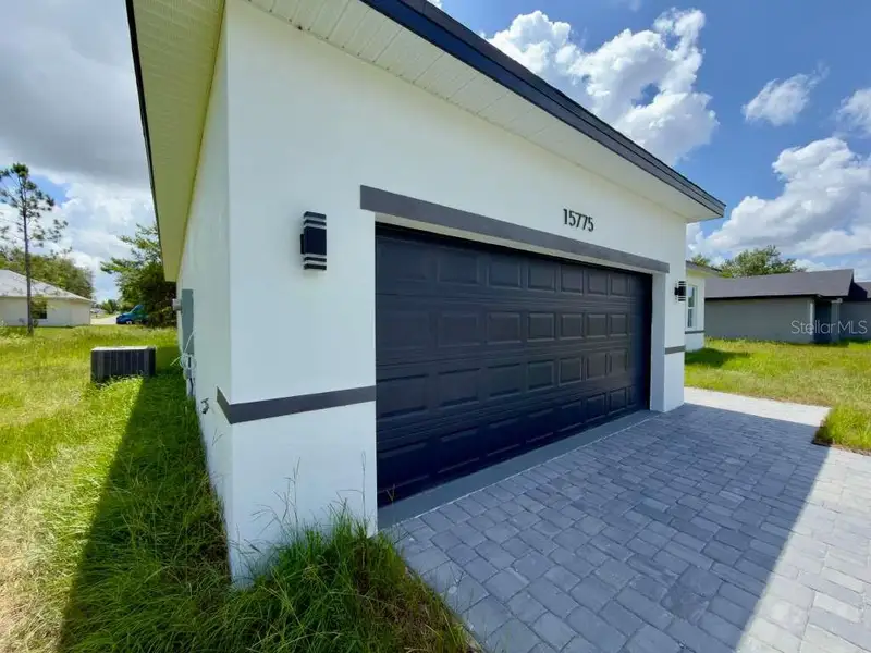 Exterior details and patio area of a home in , Ocala (Image 4).