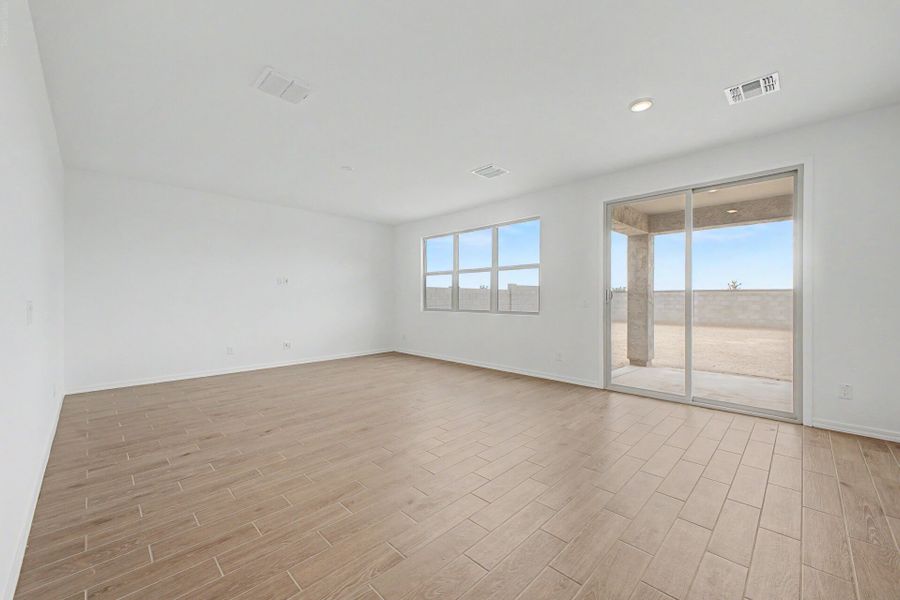 Spacious, unfurnished interior of a new home in Soleo, San Tan Valley (Image 10). Spacious, unfurnished interior of a new home in Soleo, San Tan Valley (Image 10).