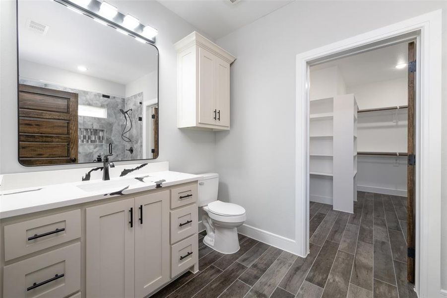 Furnished interior view inside a new home in , Whitewright (Image 7).