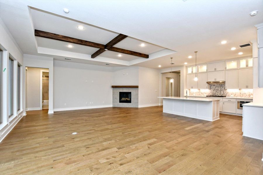 Spacious, unfurnished interior of a new home in The Hollows on Lake Travis, Leander (Image 21).