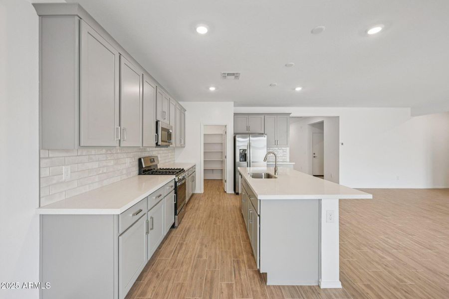 9-web-or-mls-W Cansados Rd-S1110-009