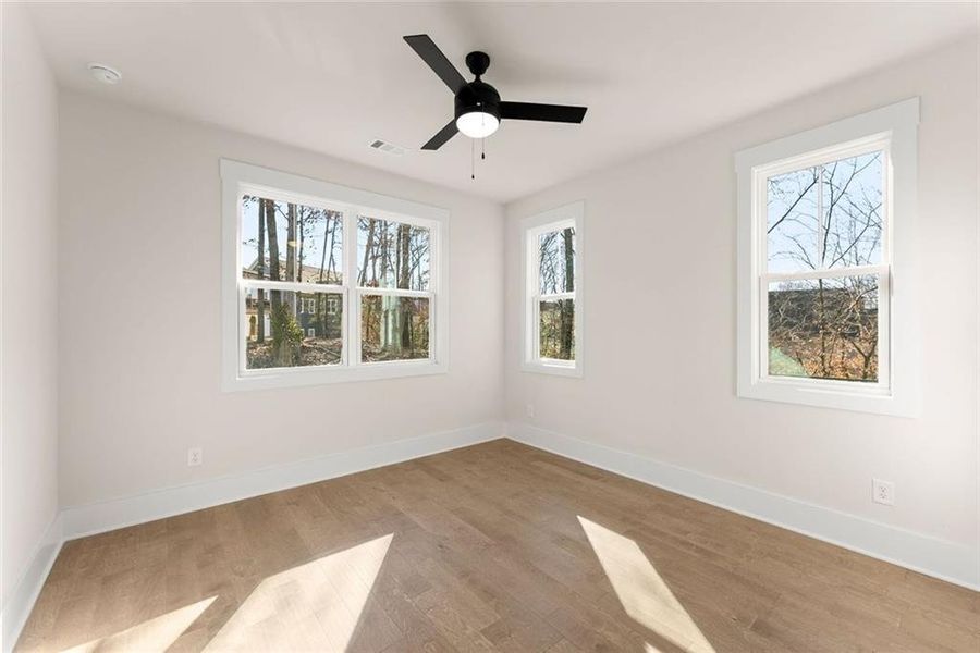 Spacious, unfurnished interior of a new home in , Gainesville (Image 18).
