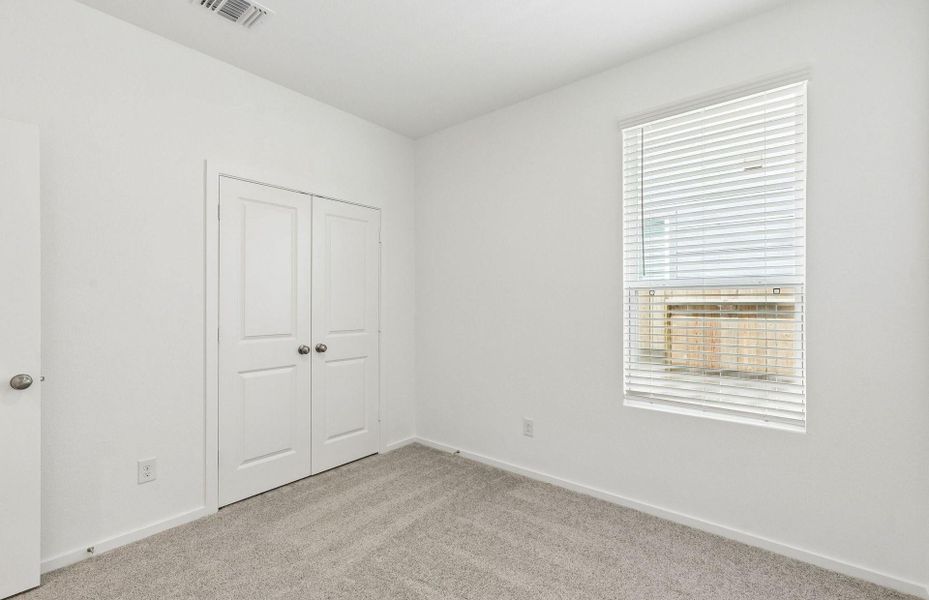 Spacious, unfurnished interior of a new home in Stokesbury, Waller (Image 25).