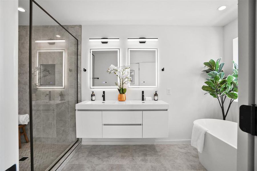 Furnished interior view inside a new home in , Dallas (Image 13).