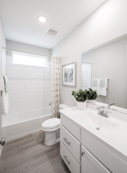 Representative furnished interior of a home built from the Verdin by Tri Pointe Homes in Pecan Ridge, Fulshear (Image 40).