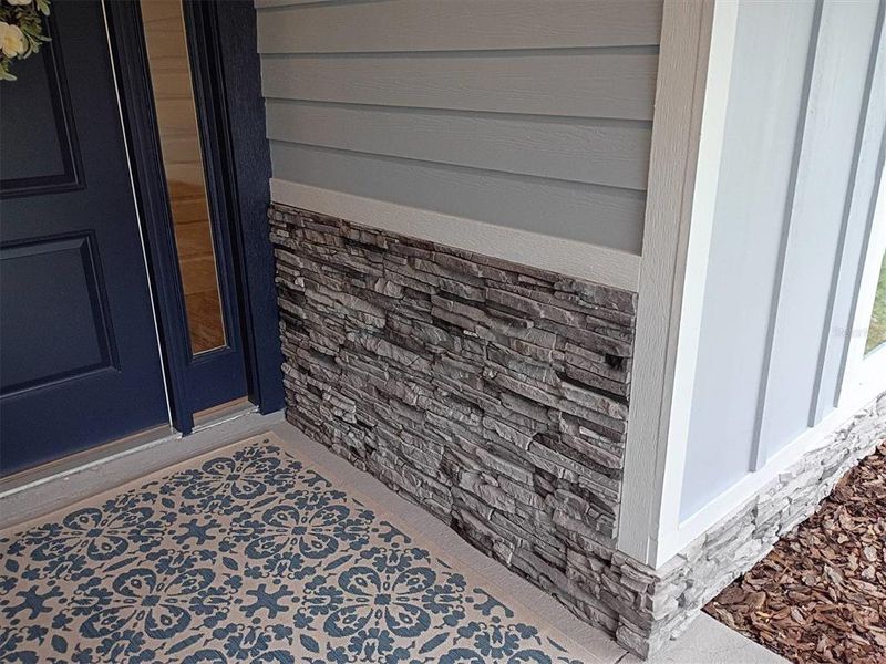 Exterior details and patio area of a home in , Lake City (Image 30).