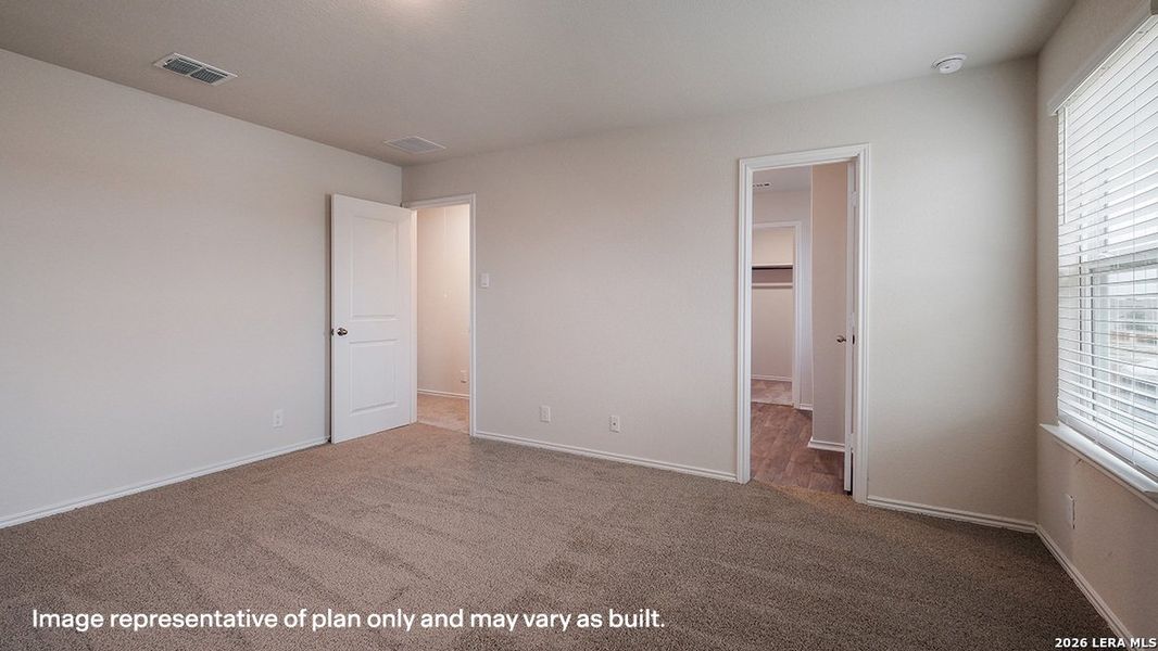 Spacious, unfurnished interior of a new home in Solana Ridge, San Antonio (Image 9).