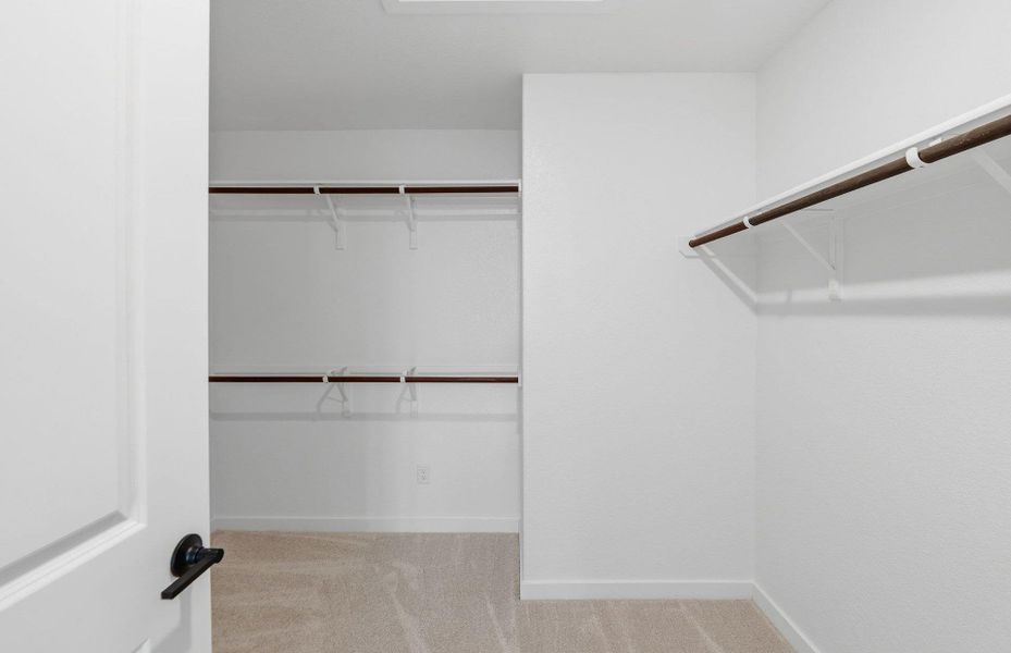 Spacious, unfurnished interior of a new home in Santa Rita Ranch, Liberty Hill (Image 23).