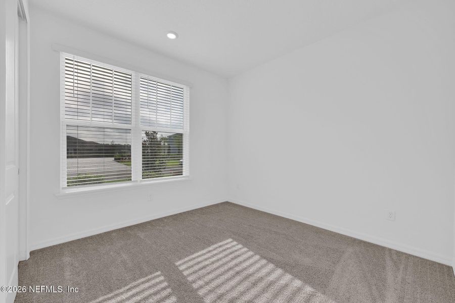 Spacious, unfurnished interior of a new home in Double Branch, Middleburg (Image 25).