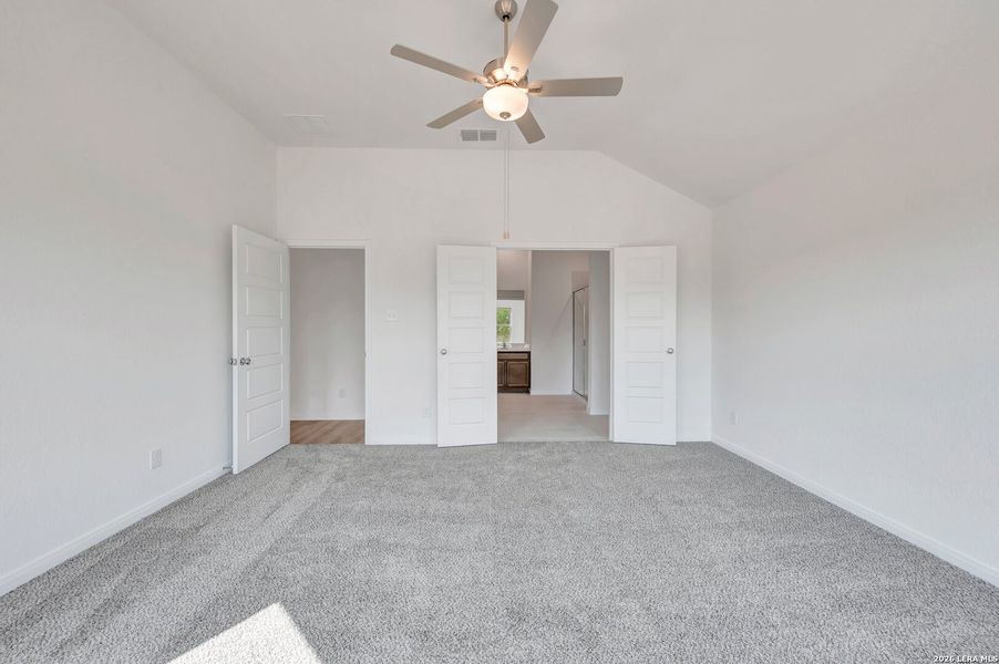 Spacious, unfurnished interior of a new home in Chaparral Ranch, Floresville (Image 39).
