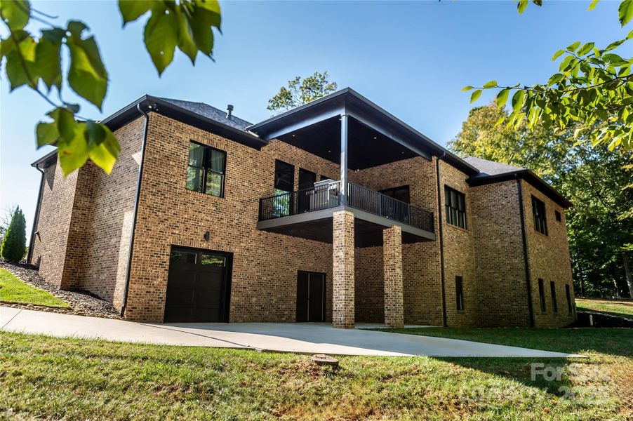 Image 43 of a home in .