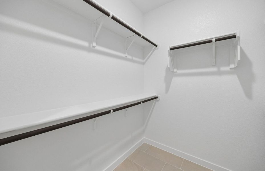 Spacious, unfurnished interior of a new home in Sun City Texas, Georgetown (Image 22).