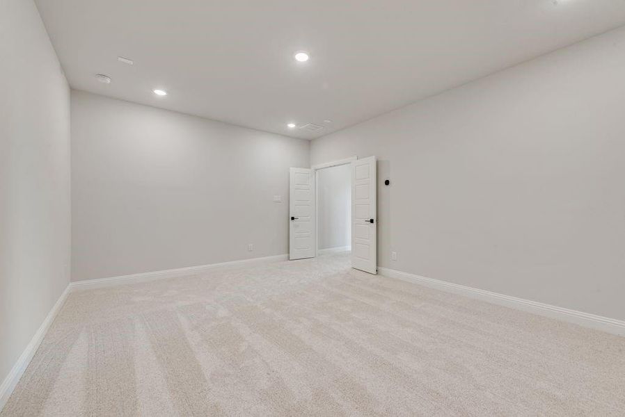 Spacious, unfurnished interior of a new home in Villages of Creekwood, Frisco (Image 18). Spacious, unfurnished interior of a new home in Villages of Creekwood, Frisco (Image 18).