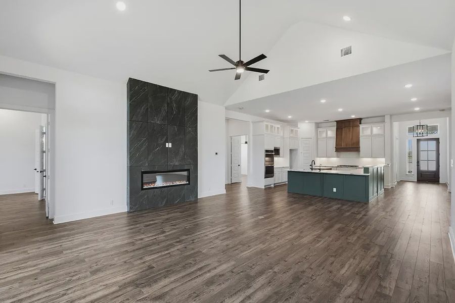 Representative unfurnished interior of a home built from the Kingston by Chesmar Homes in Prominence 60's, San Antonio (Image 40).