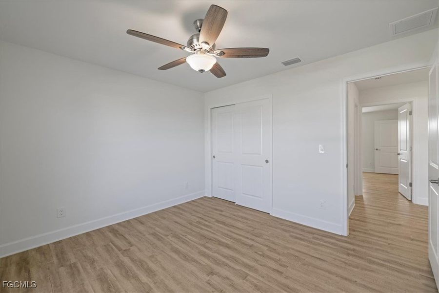 Spacious, unfurnished interior of a new home in Cape Coral, Cape Coral (Image 33).