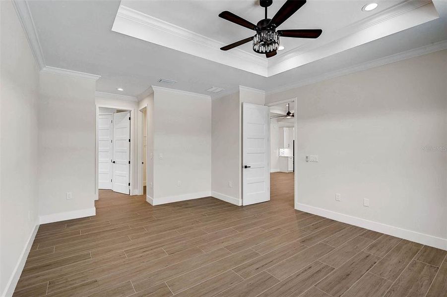 Spacious, unfurnished interior of a new home in , Rotonda West (Image 21).