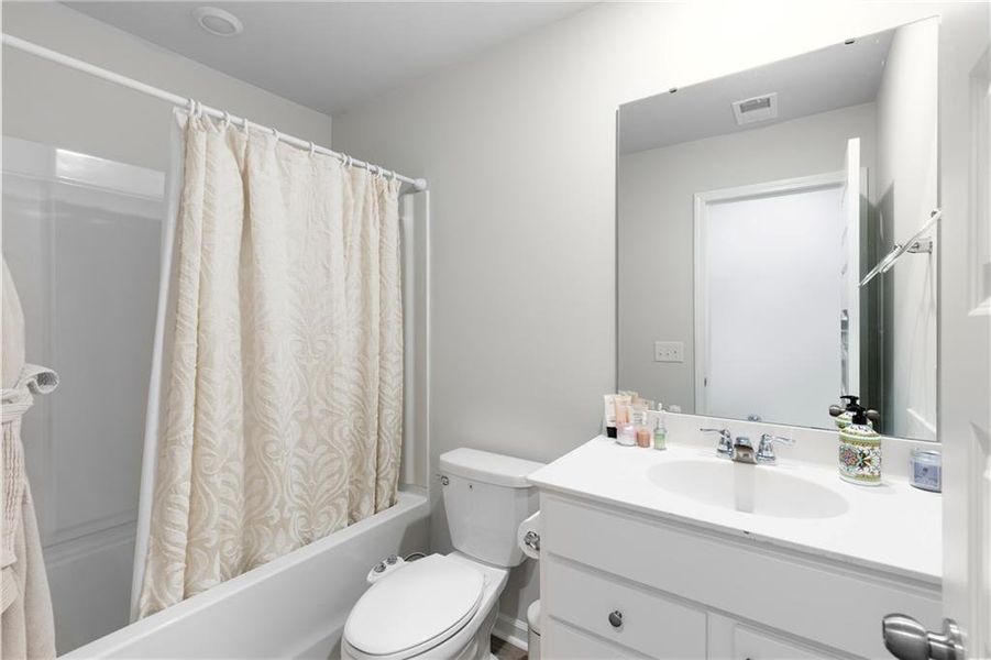 Furnished interior view inside a new home in , Bloomingdale (Image 26).