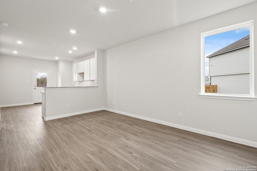 Spacious, unfurnished interior of a new home in Katzer Ranch, Converse (Image 24).