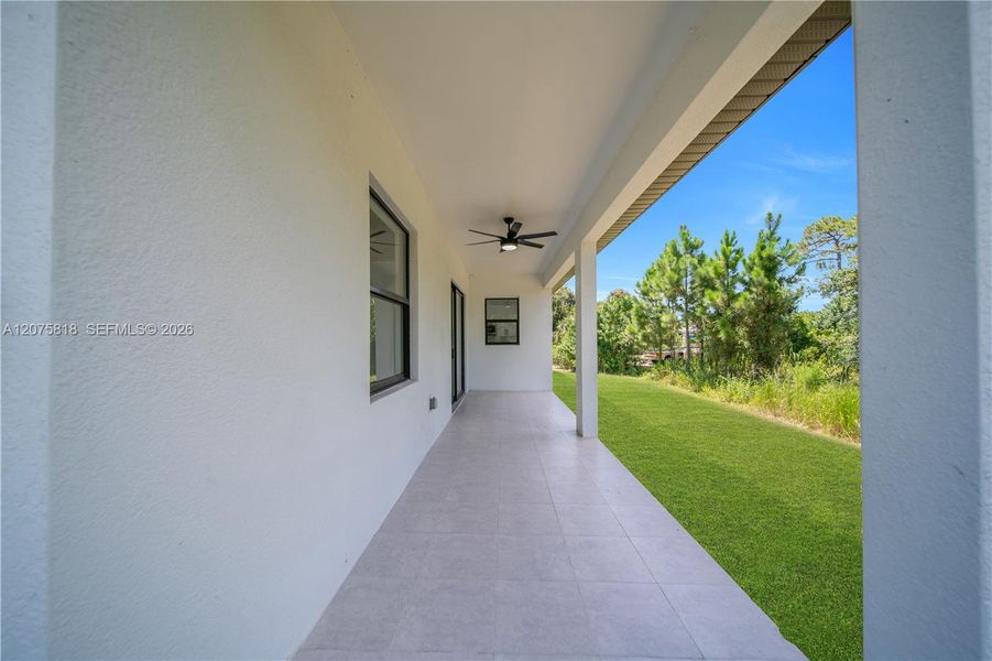 Exterior details and patio area of a home in , Lehigh Acres (Image 4).