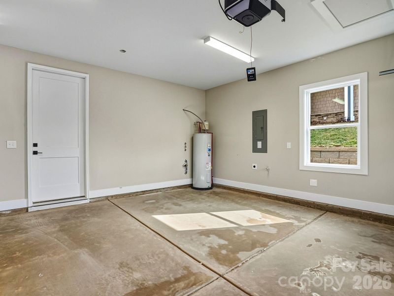Spacious, unfurnished interior of a new home in , Weaverville (Image 31).