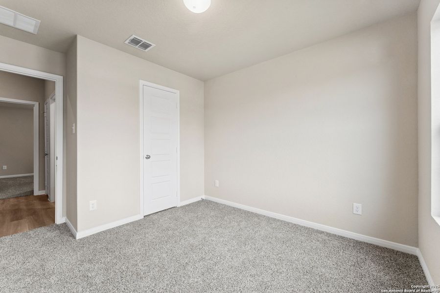 Spacious, unfurnished interior of a new home in Agave, San Antonio (Image 25).