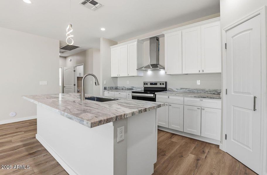 10-web-or-mls-9192 W Rafael Dr Arizona C