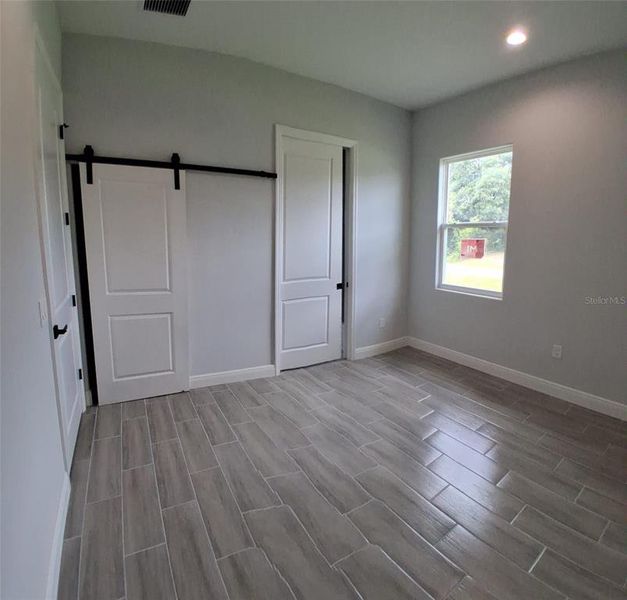 Spacious, unfurnished interior of a new home in , Palm Bay (Image 18).