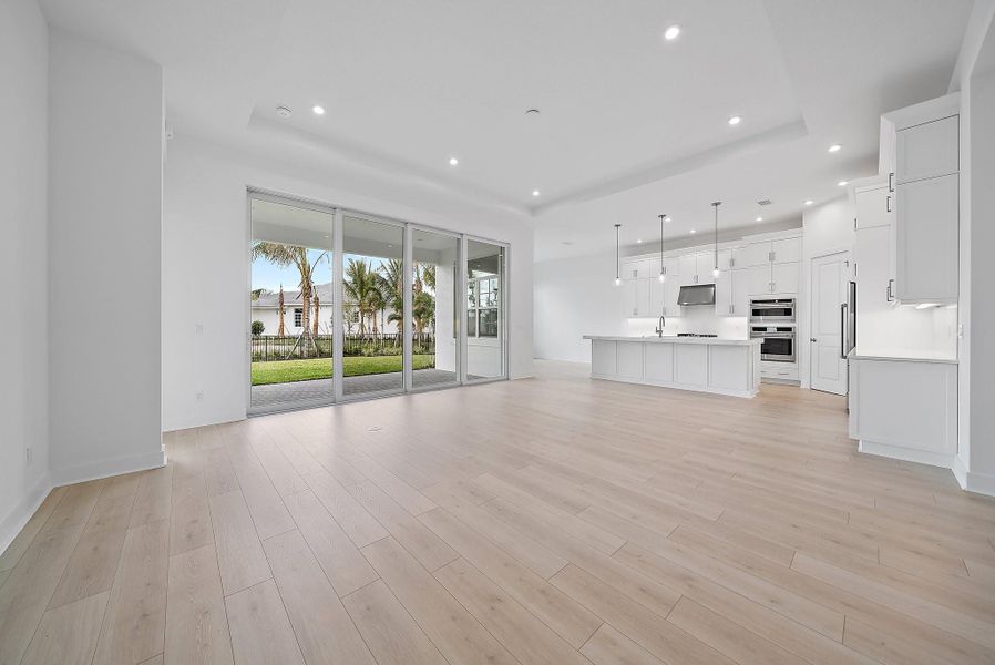 Spacious, unfurnished interior of a new home in L'Ambiance at Avenir, Palm Beach Gardens (Image 18).