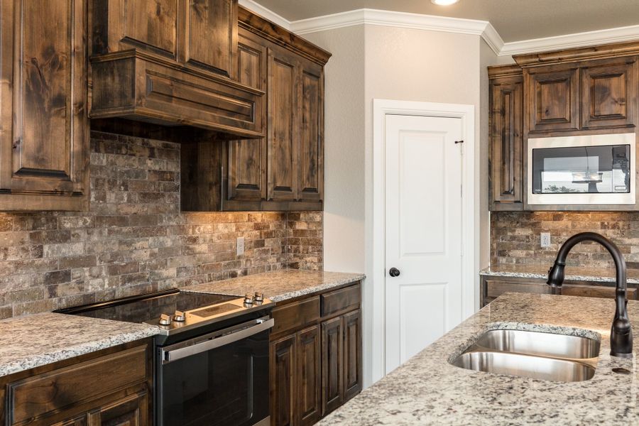Representative furnished interior of a home built from the The Sydney by Doug Parr Custom Homes in Honeysuckle Ranch, Paradise (Image 10).