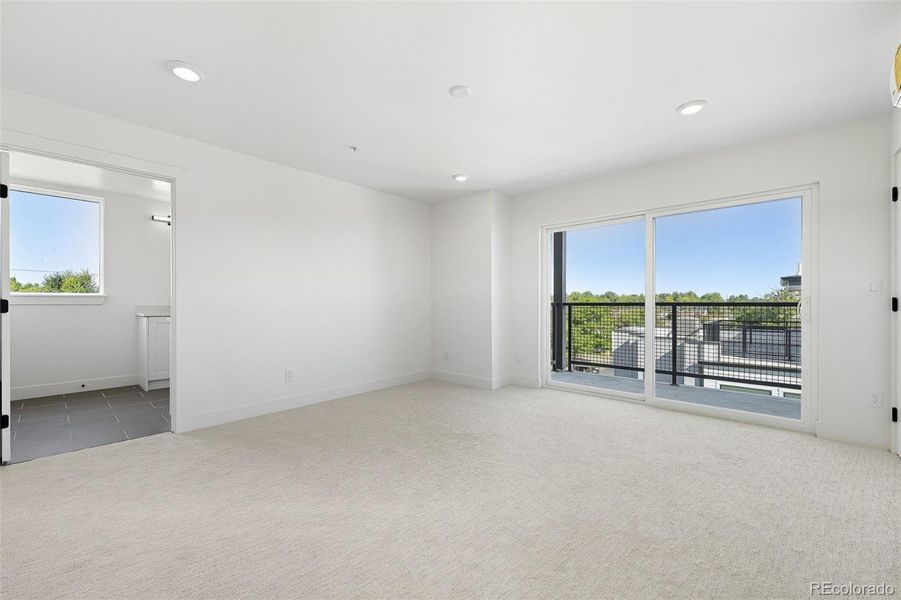 Spacious, unfurnished interior of a new home in , Lakewood (Image 17).