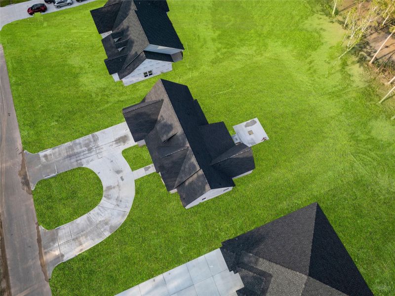 Grass pictured is for illustration purpose only. Grass pictured is for illustration purpose only.