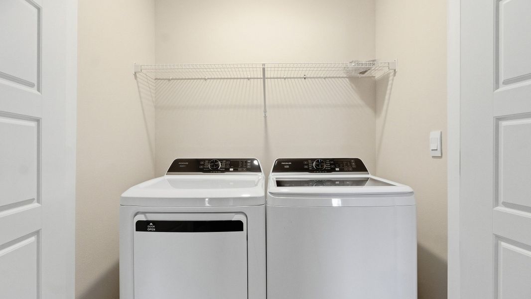 Close-up of interior finishes inside a home in Misting Springs, Crawfordville (Image 18).