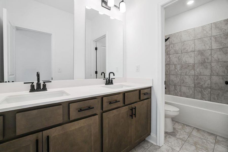Furnished interior view inside a new home in Kennison Creek, Cumming (Image 10).