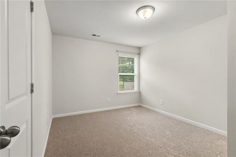 Spacious, unfurnished interior of a new home in Old Lost Mountain Estates, Powder Springs (Image 20).