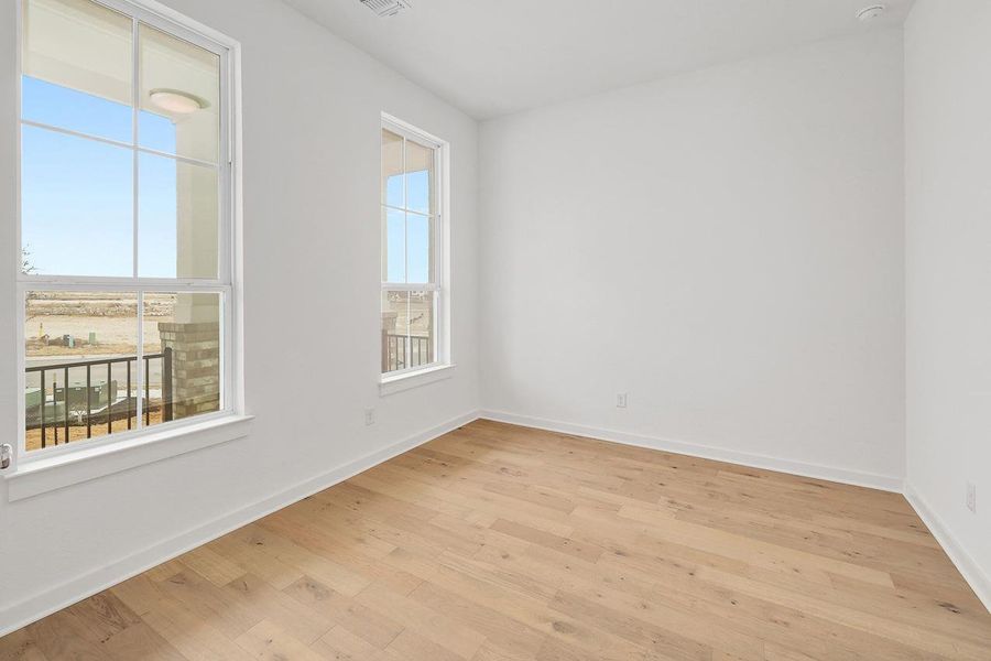 Spacious, unfurnished interior of a new home in Lariat, Liberty Hill (Image 24).