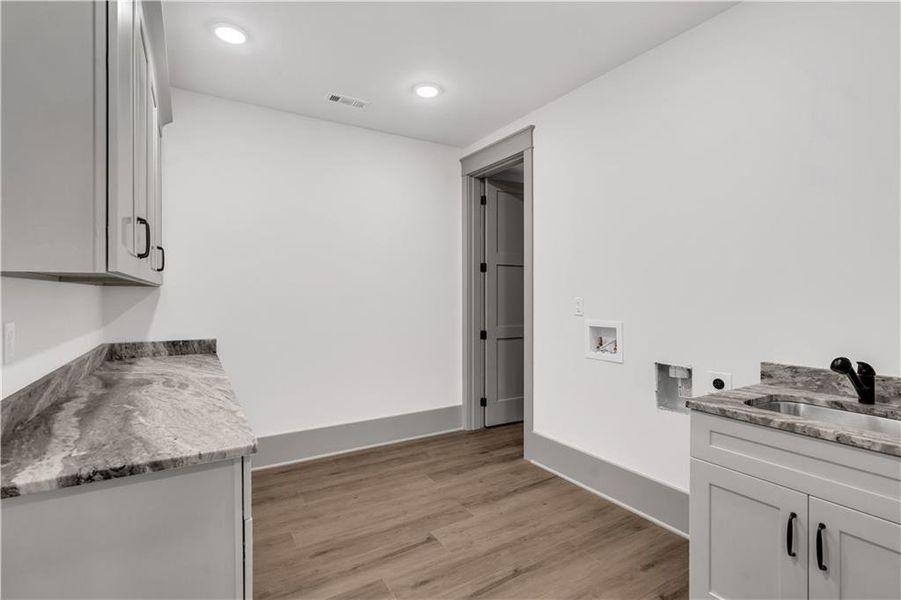 Furnished interior view inside a new home in , Jasper (Image 10).