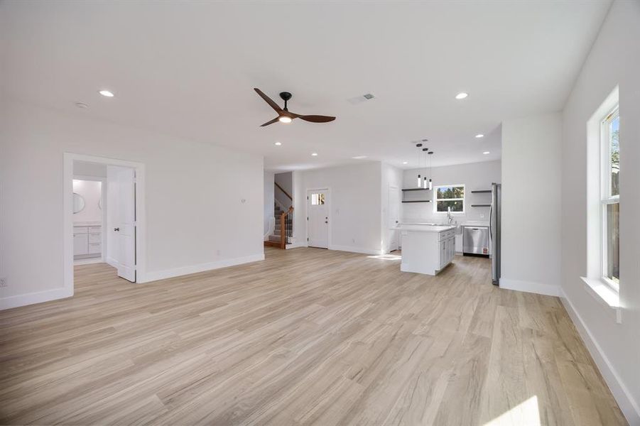 Spacious, unfurnished interior of a new home in , Dallas (Image 20).