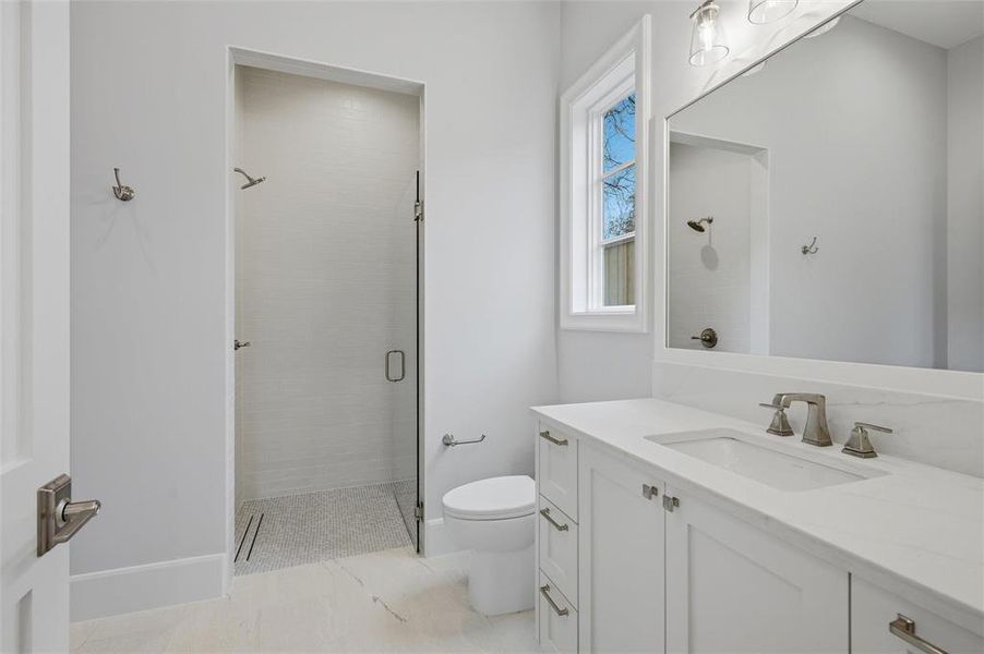 Furnished interior view inside a new home in , Dallas (Image 16).