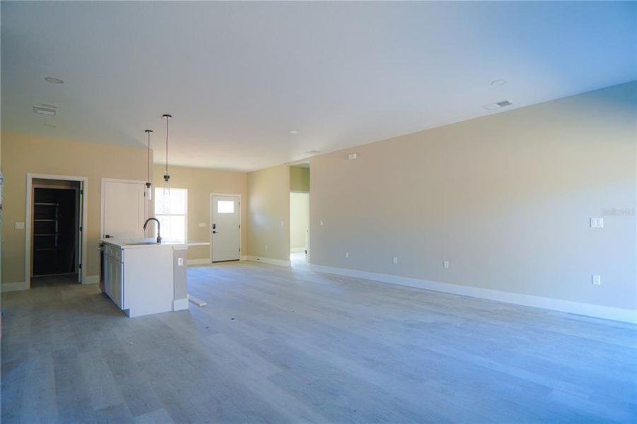 Spacious, unfurnished interior of a new home in , Ocala (Image 3).