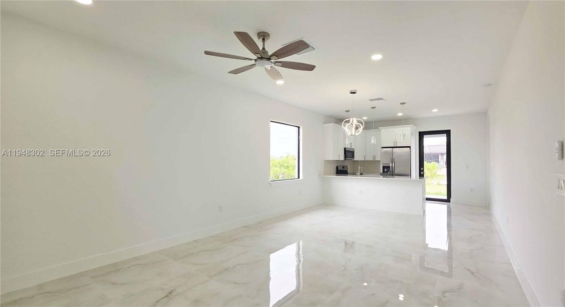 Spacious, unfurnished interior of a new home in , Lehigh Acres (Image 16).