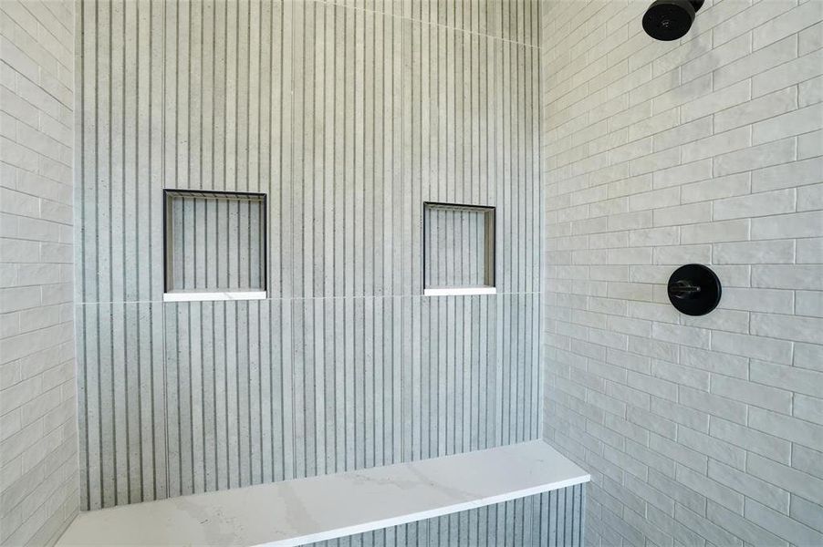 Exterior details and patio area of a home in , Weatherford (Image 3).