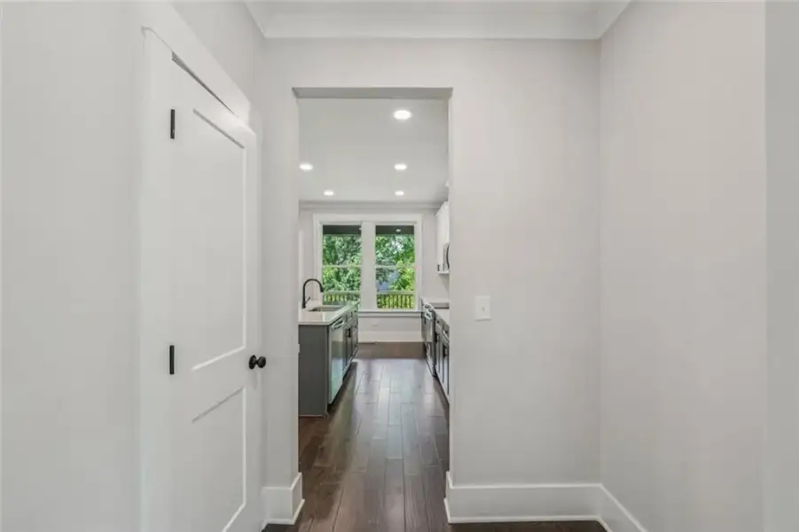 Spacious, unfurnished interior of a new home in , Atlanta (Image 43). Spacious, unfurnished interior of a new home in , Atlanta (Image 43).