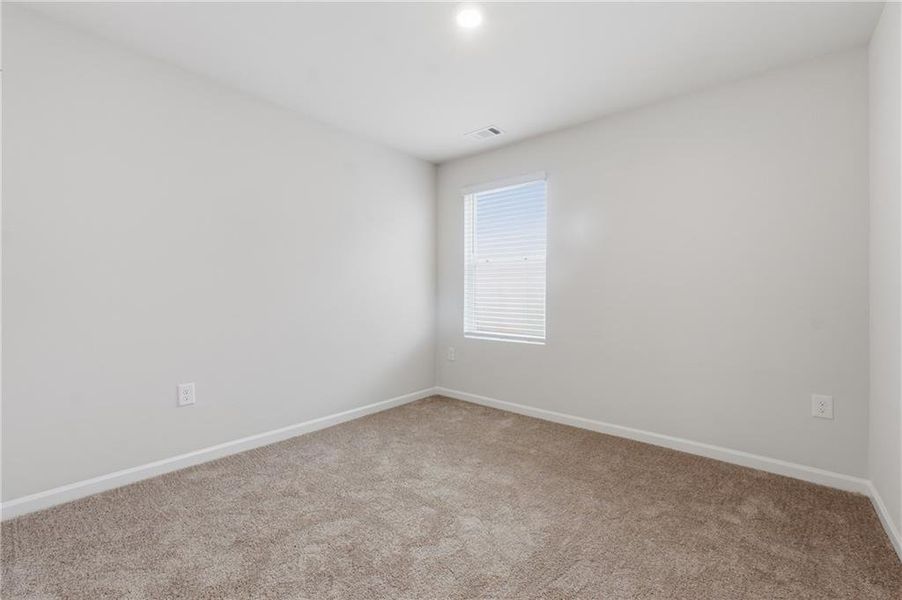 Spacious, unfurnished interior of a new home in Moss Creek, Hogansville (Image 18).