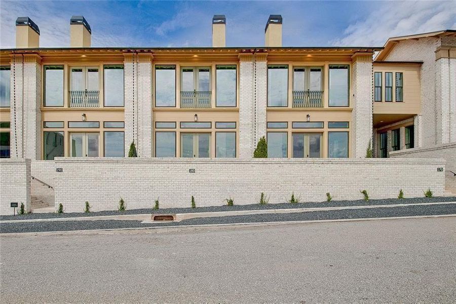 Condo located in Fayetteville, GA showcasing its design and architecture (Image 2). Condo located in Fayetteville, GA showcasing its design and architecture (Image 2).